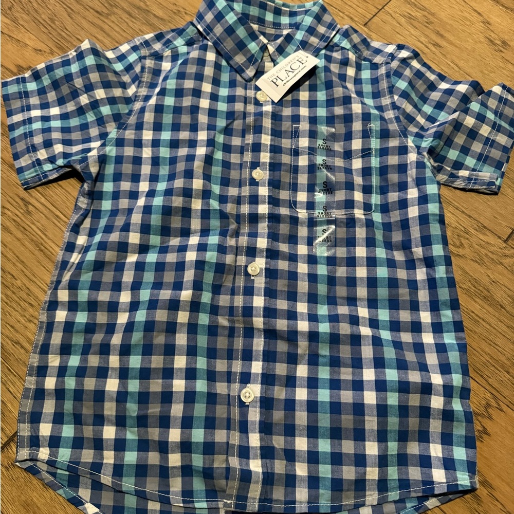 The Children’s Place. Plaid boys short sleeved casual shirt. Size small 5/6